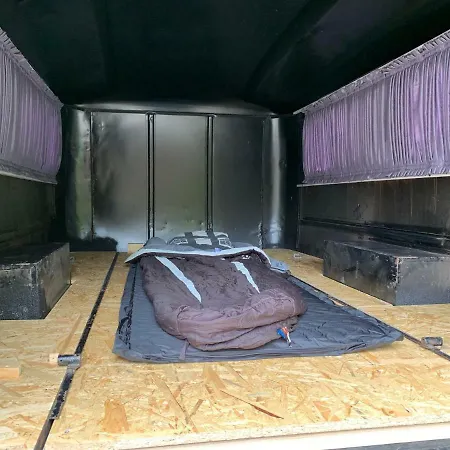 Black Pearl Gothic Mobil Lyxtält